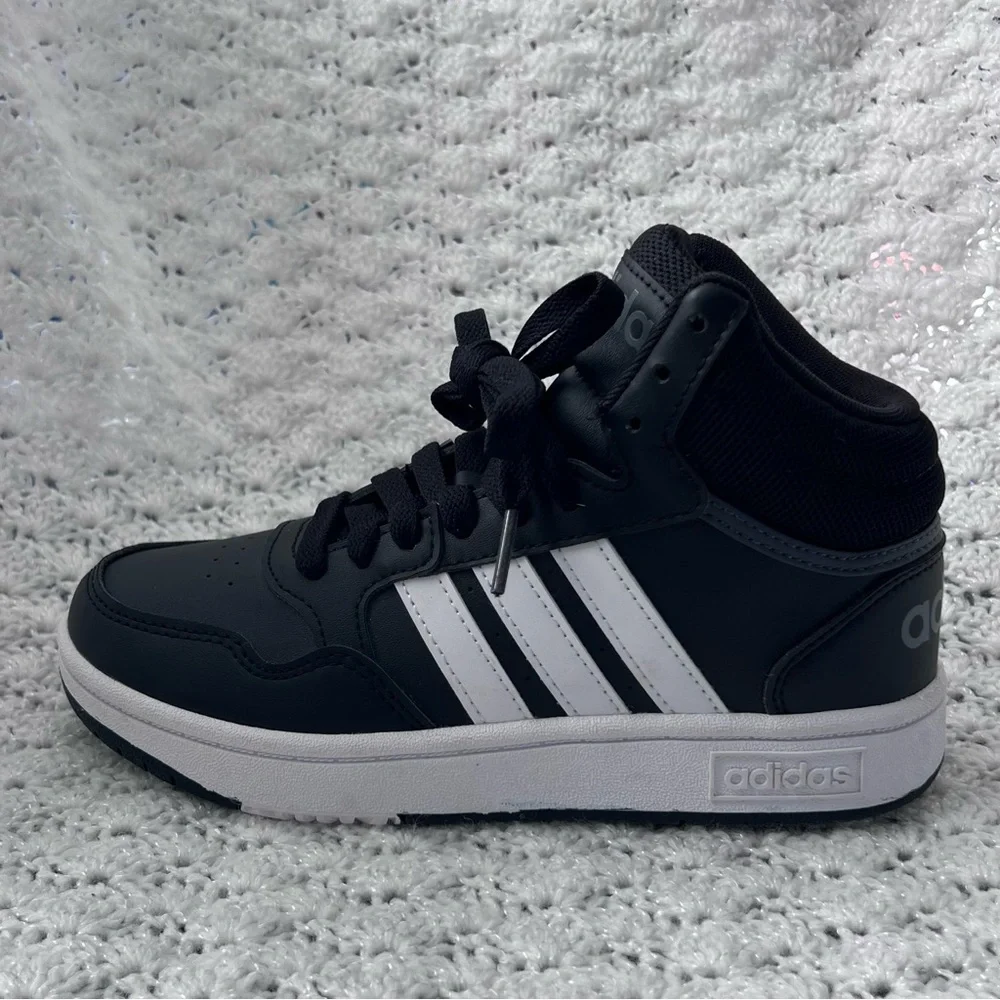 Adidas Hoops Mid 3.0 kids sneaker- black/ white boys size 2 - Picture 3 of 12
